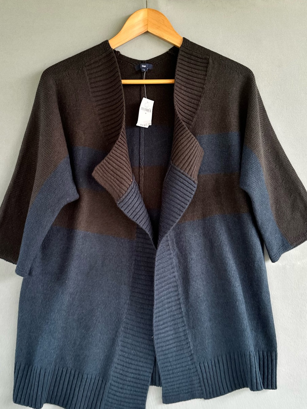 ๐5 for $45๐NWT Gap cardigan sweater size M - Picture 3 of 9